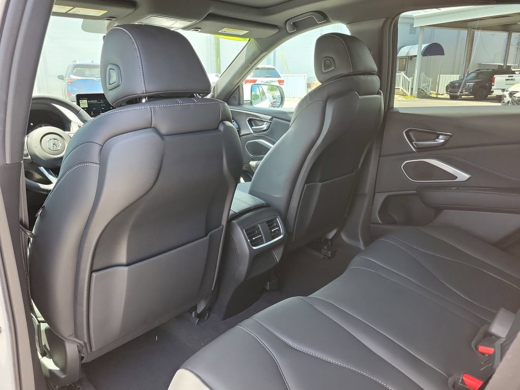 Used 2025 Acura RDX SH-AWD image 11