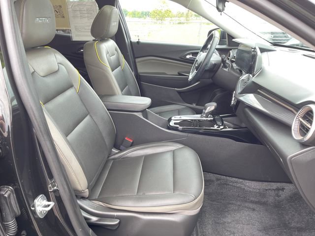 Used 2024 Chevrolet Trax ACTIV w/ Sunroof Package FWD image 37