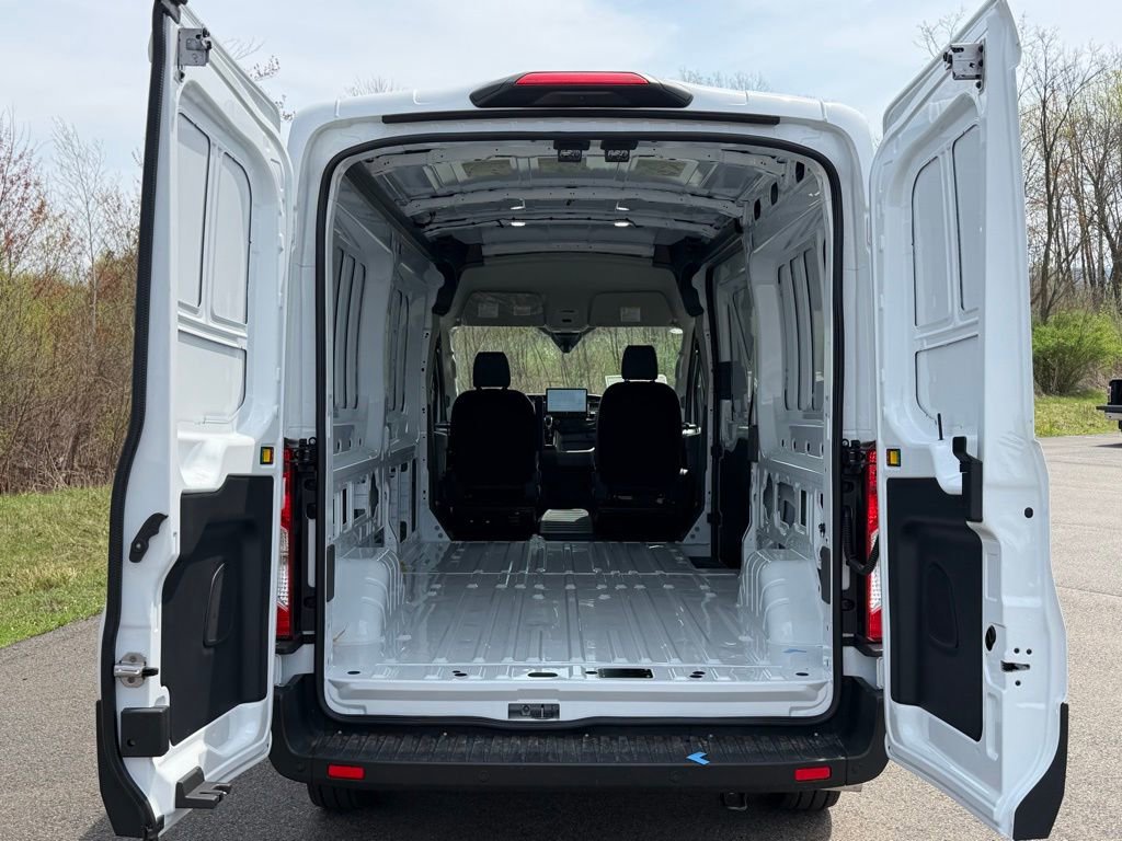 New 2026 Ford Transit 250 148 Medium Roof RWD image 21