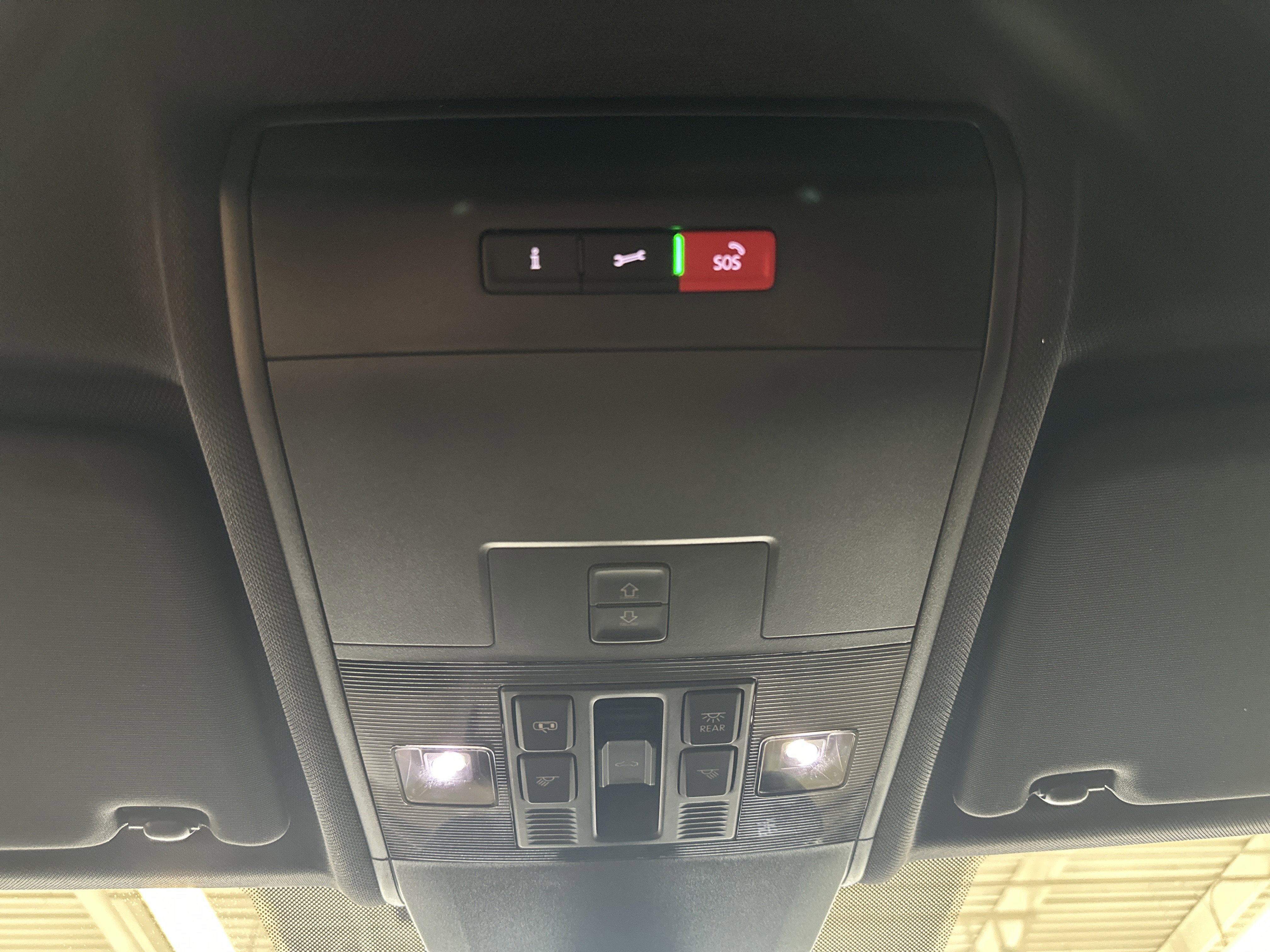 Used 2023 Volkswagen Atlas Cross Sport SEL image 40