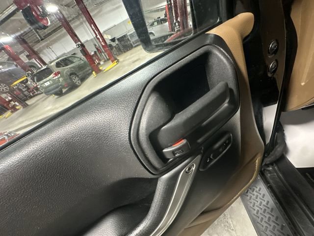 Used 2012 Jeep Wrangler Sahara w/ Connectivity Group image 17