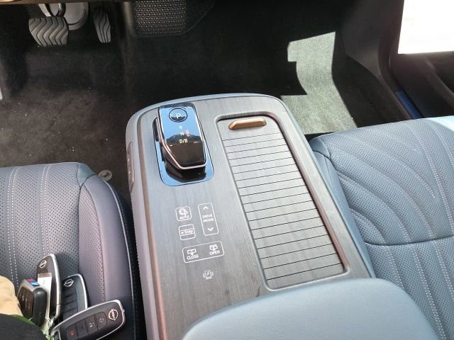 Used 2024 Nissan Ariya AWD image 19