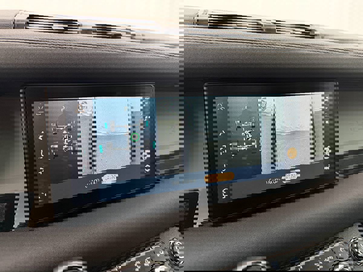 Used 2020 Land Rover Defender 110 First Edition image 30