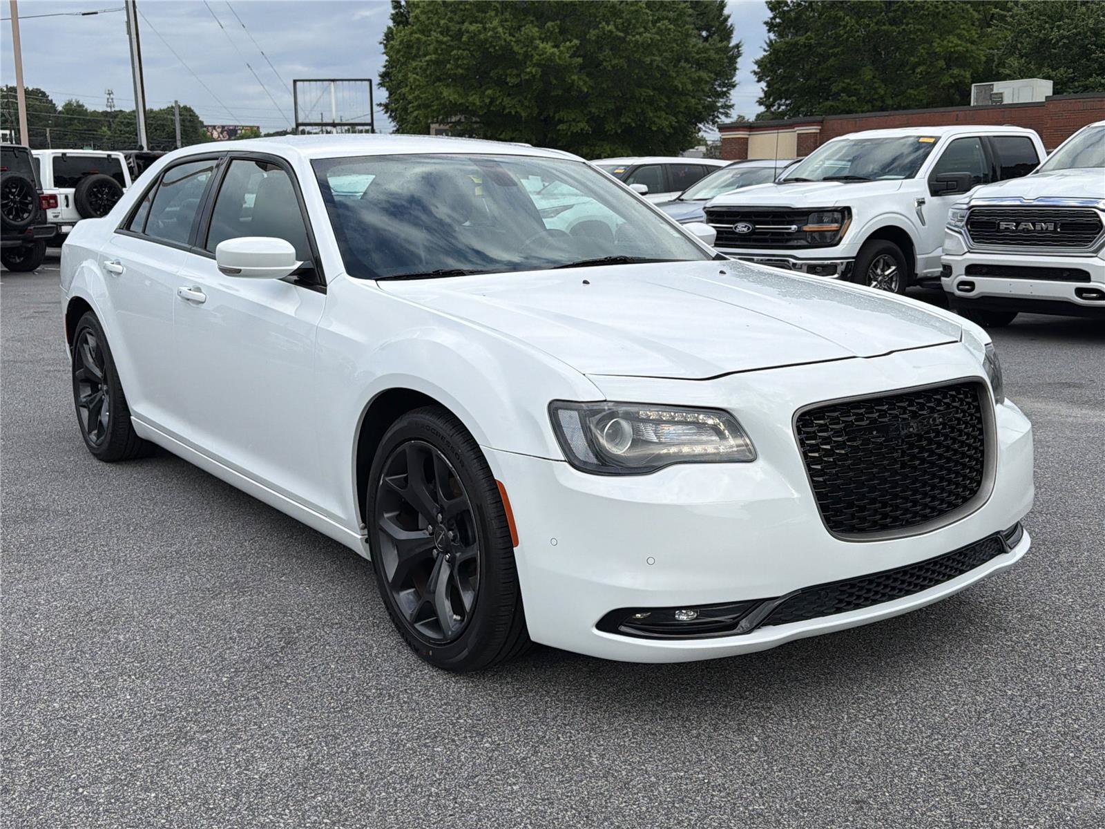 Used 2021 Chrysler 300 S RWD image 4
