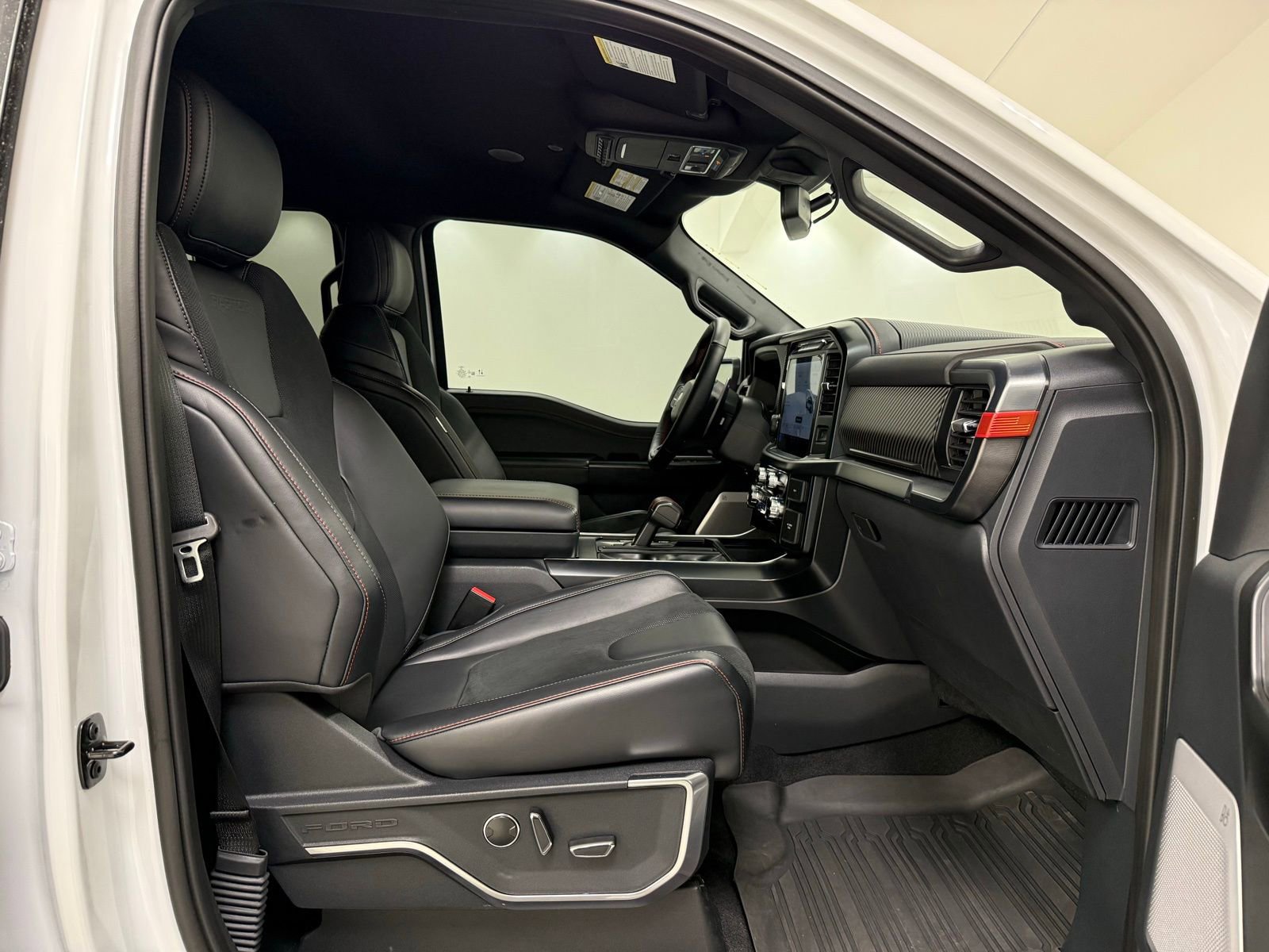 Used 2025 Ford F150 Raptor AWD/4WD image 38