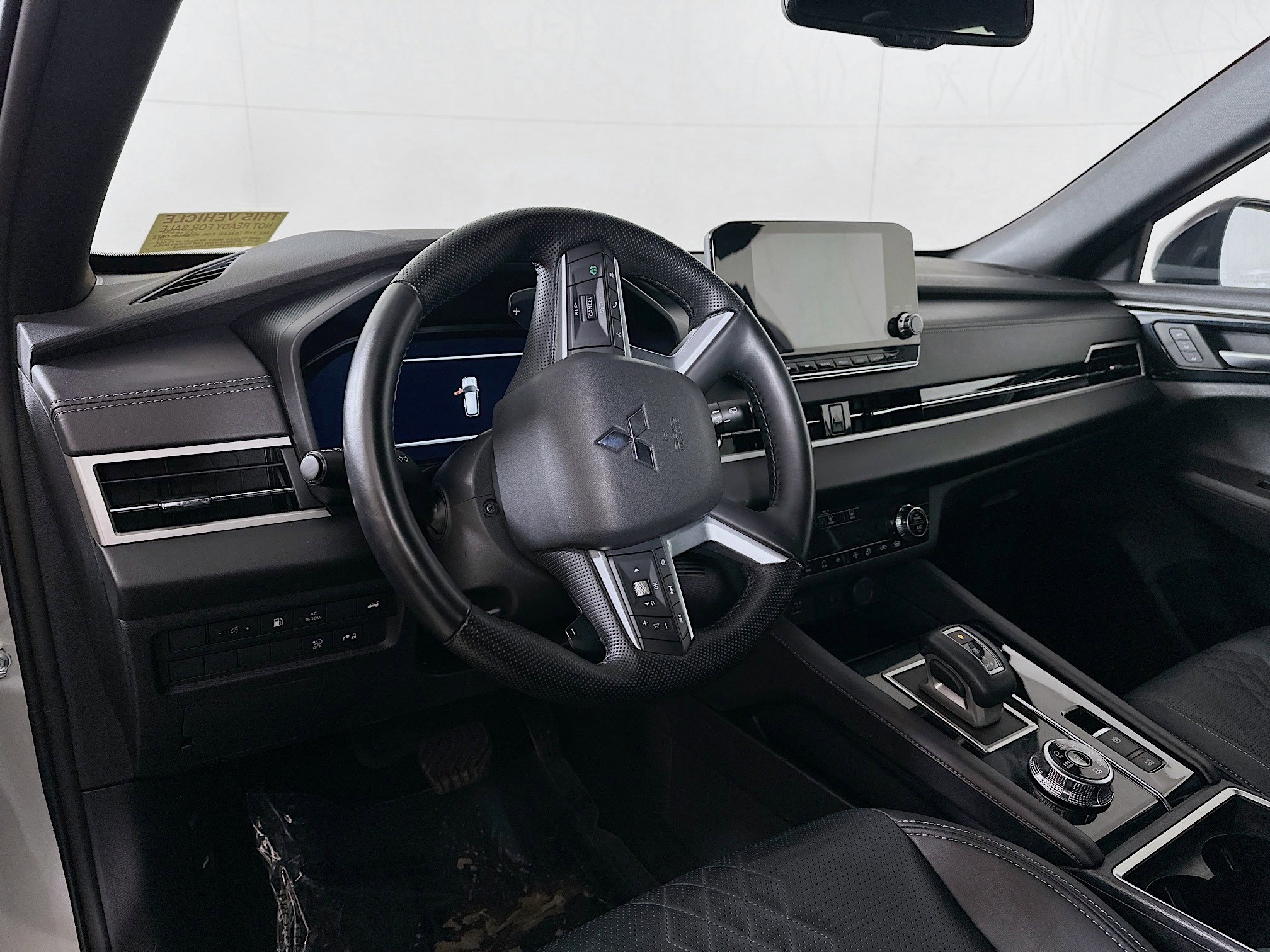 Used 2025 Mitsubishi Outlander SEL image 17