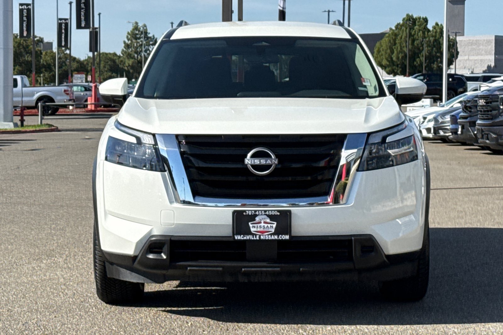 Certified 2025 Nissan Pathfinder SV FWD image 11