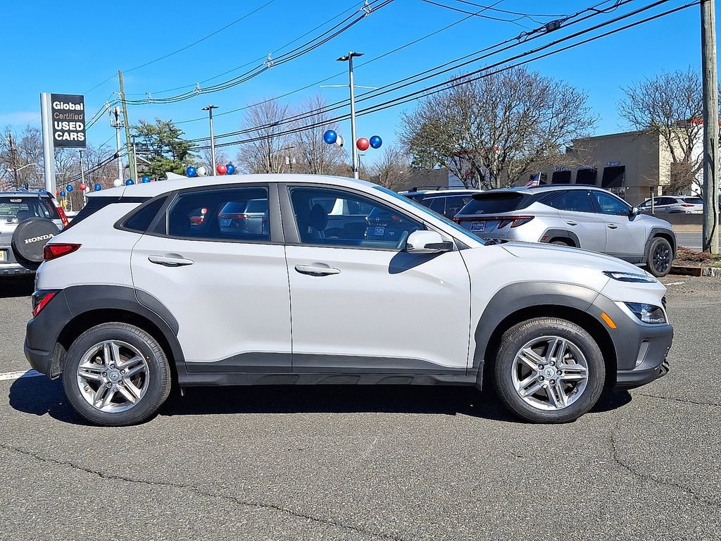 Used 2023 Hyundai Kona SE image 8