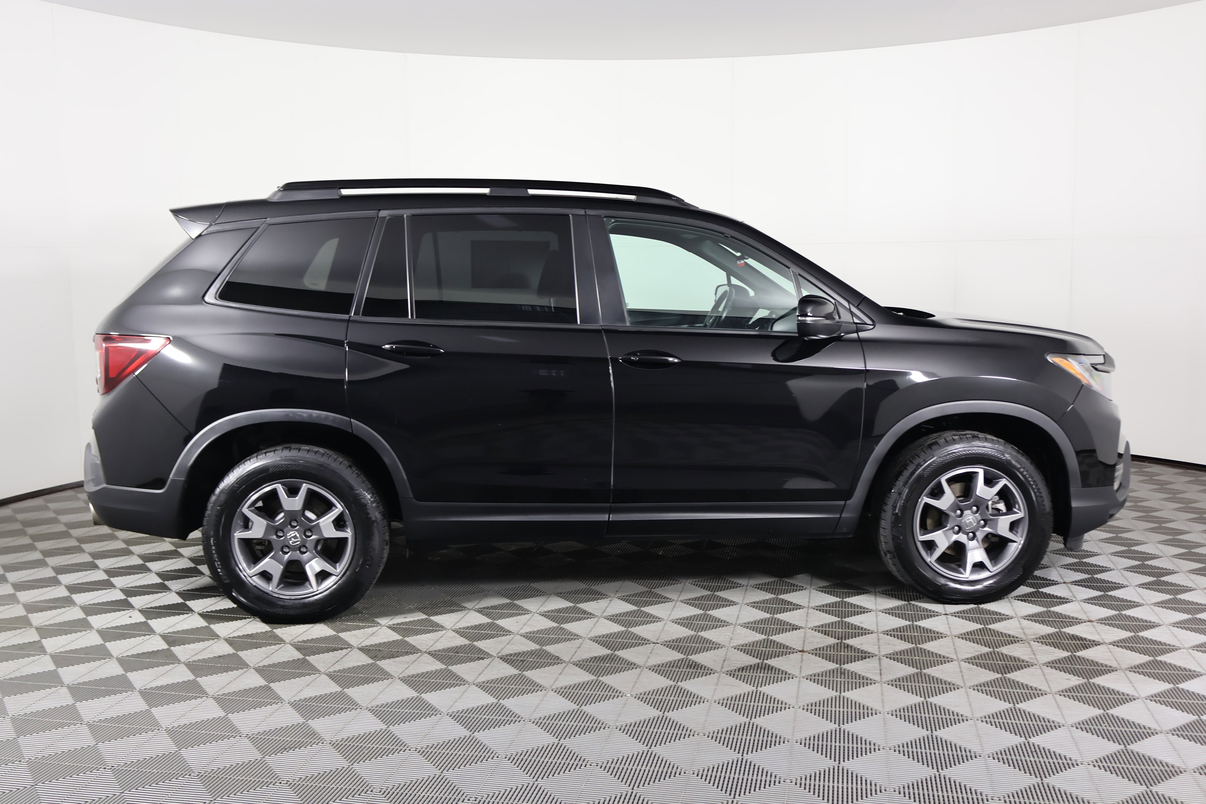 Used 2022 Honda Passport TrailSport image 5