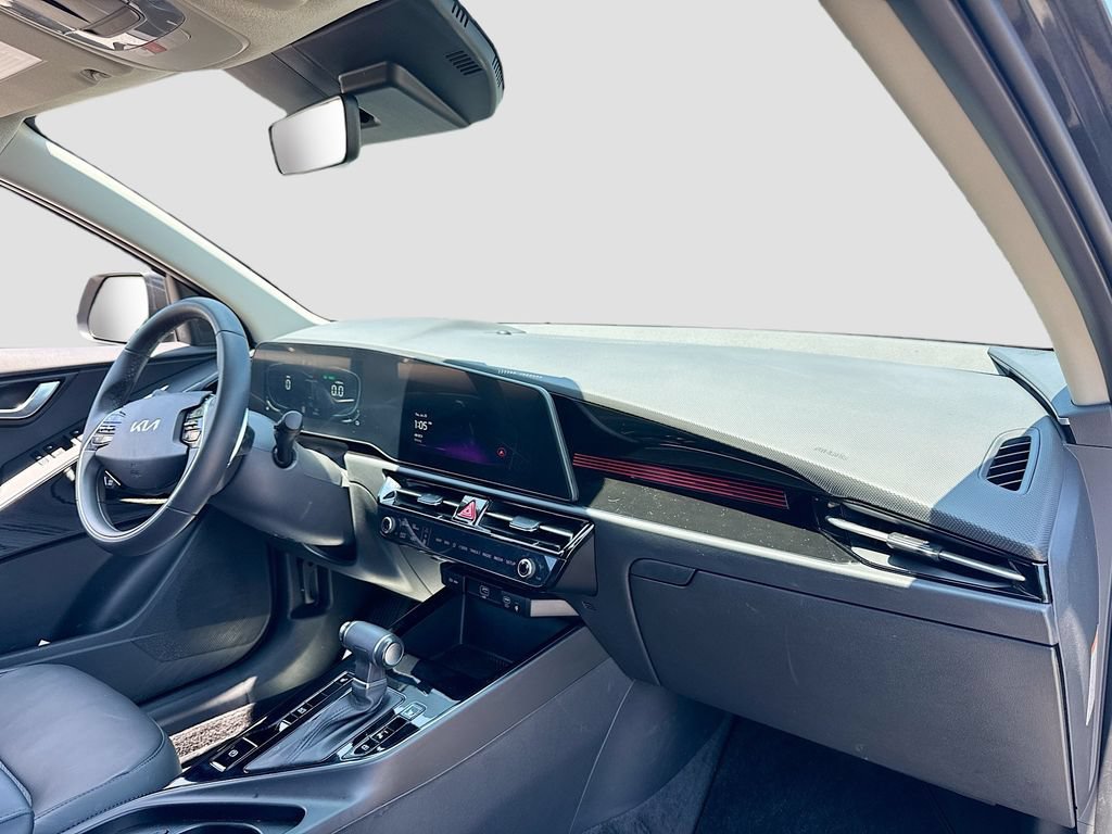 Certified 2025 Kia Niro EX FWD image 32