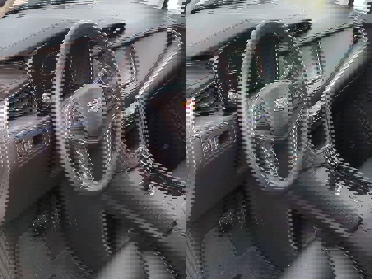 Used 2018 Cadillac XT5 Luxury w/ Driver Awareness Package image 2