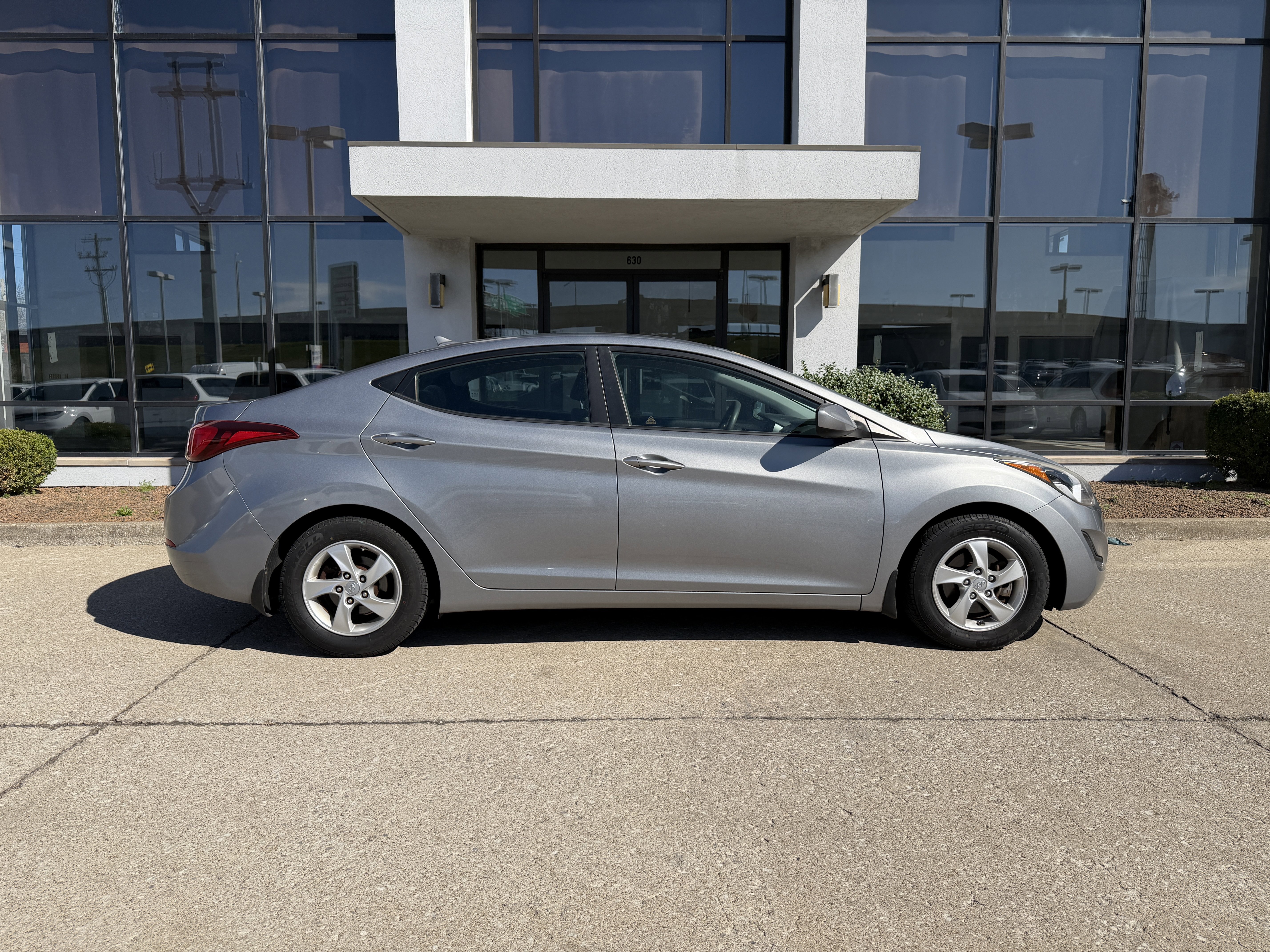 Used 2015 Hyundai Elantra SE image 3