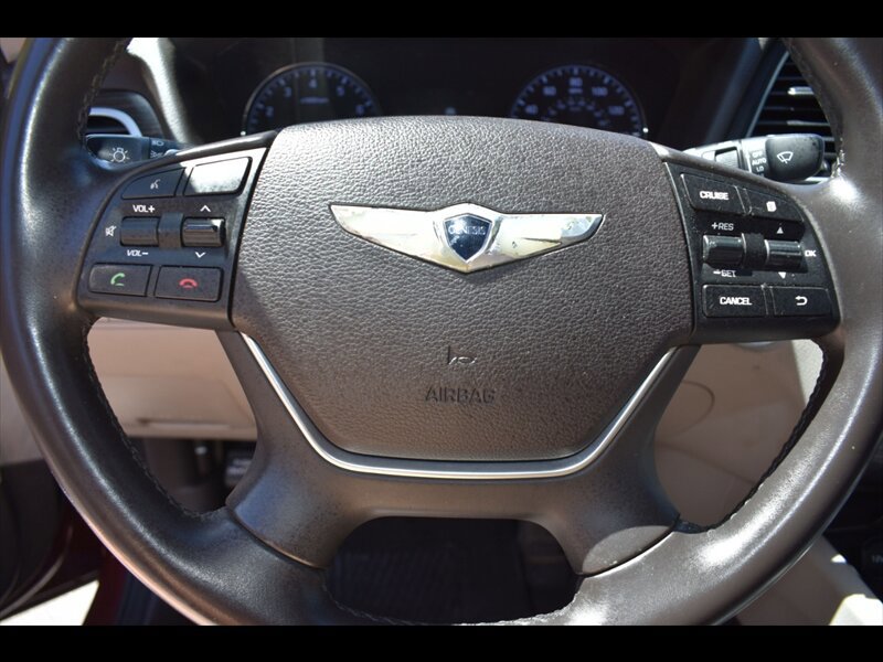 Used 2015 Hyundai Genesis 3.8 RWD image 13