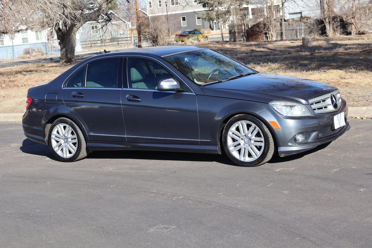 Used 2009 Mercedes-Benz C 300 4MATIC Sedan image 2