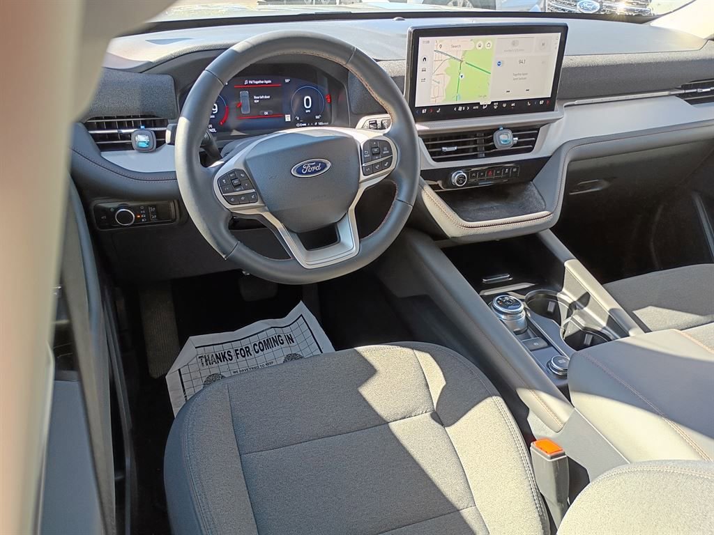 Used 2025 Ford Explorer Active RWD image 7