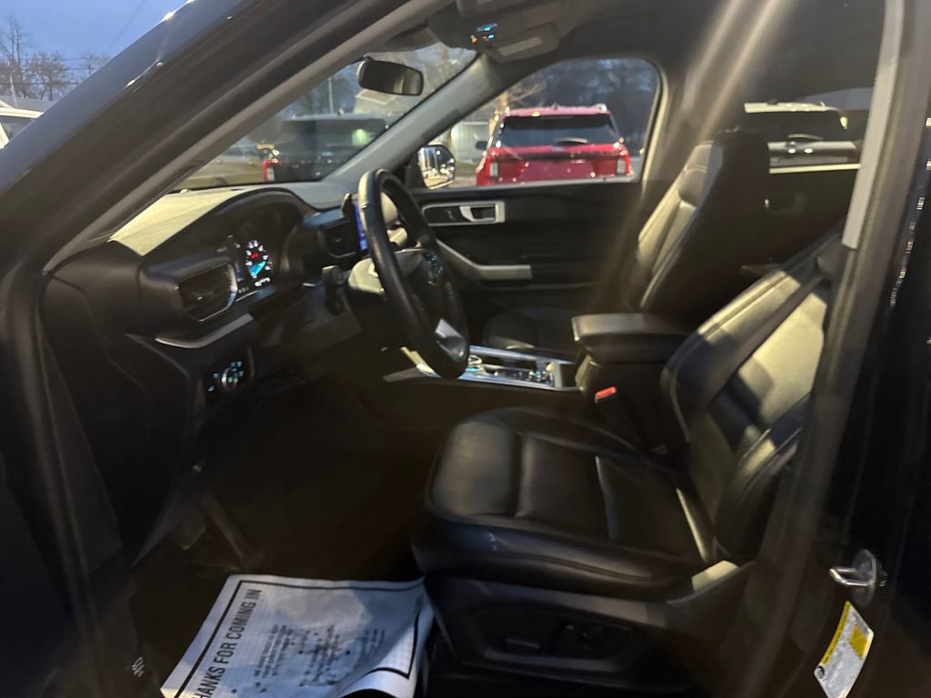 Used 2023 Ford Explorer XLT w/ Equipment Group 202A image 19