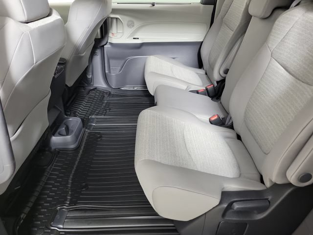 Used 2023 Toyota Sienna LE FWD image 12