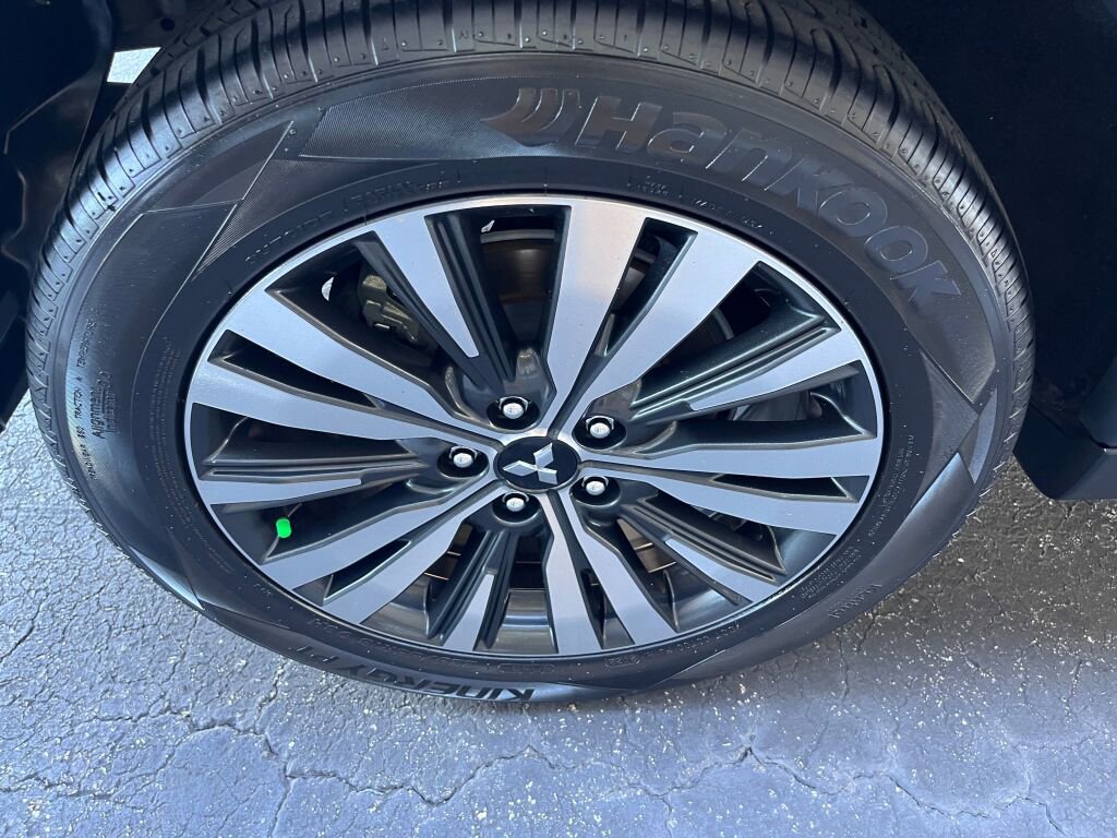 Used 2019 Mitsubishi Outlander SEL image 28