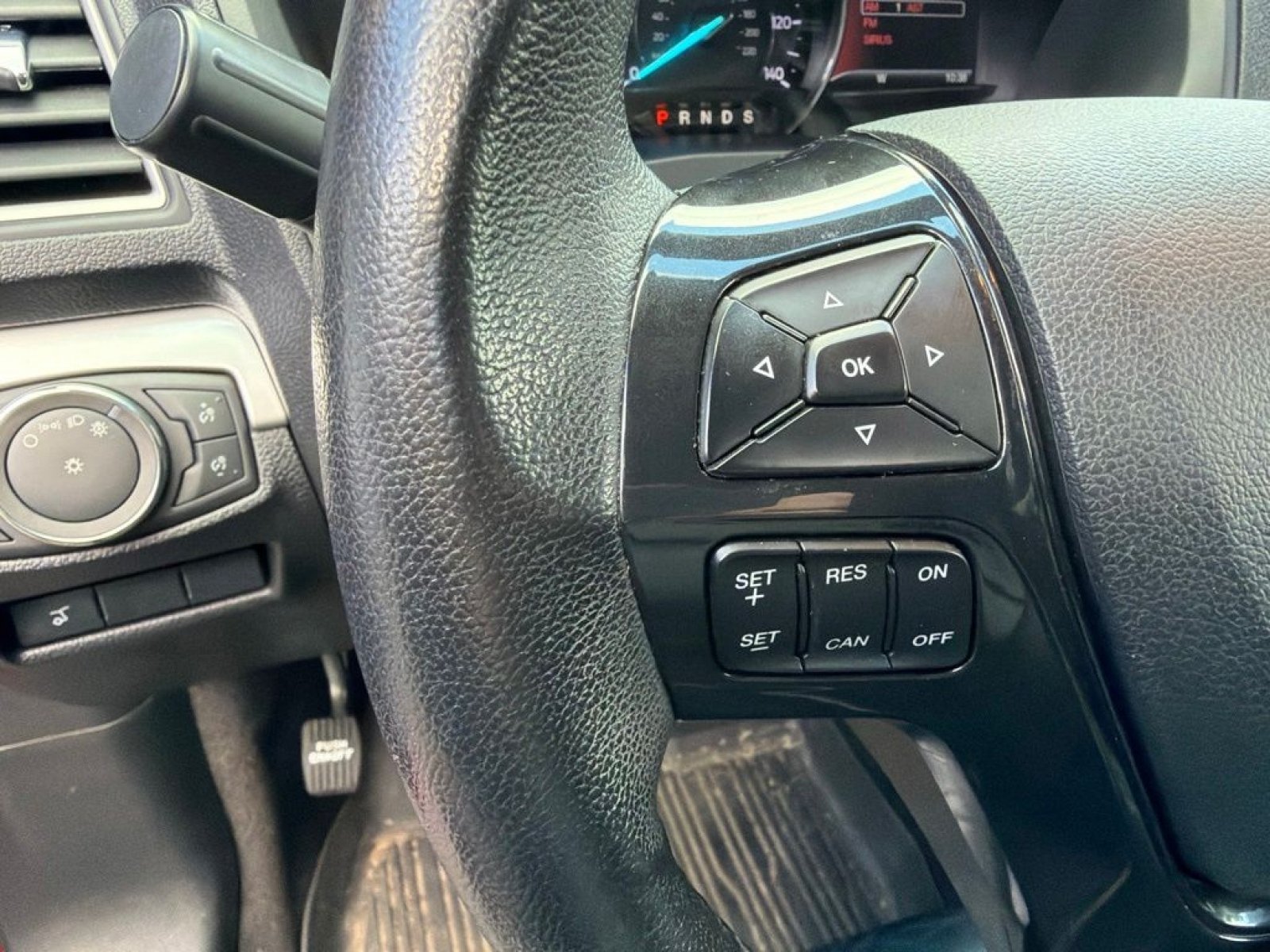 Used 2017 Ford Explorer XLT w/ Equipment Group 202A FWD image 12