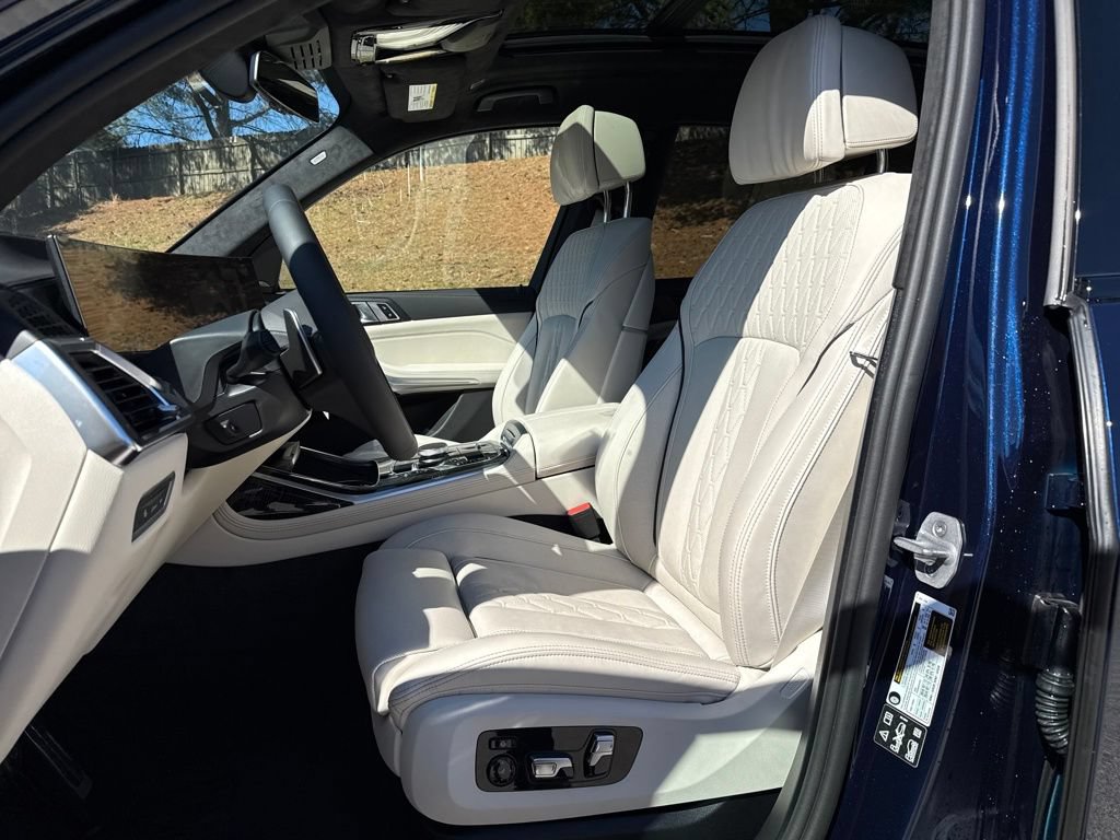 New 2026 BMW X7 xDrive40i w/ M Sport Package AWD/4WD image 10