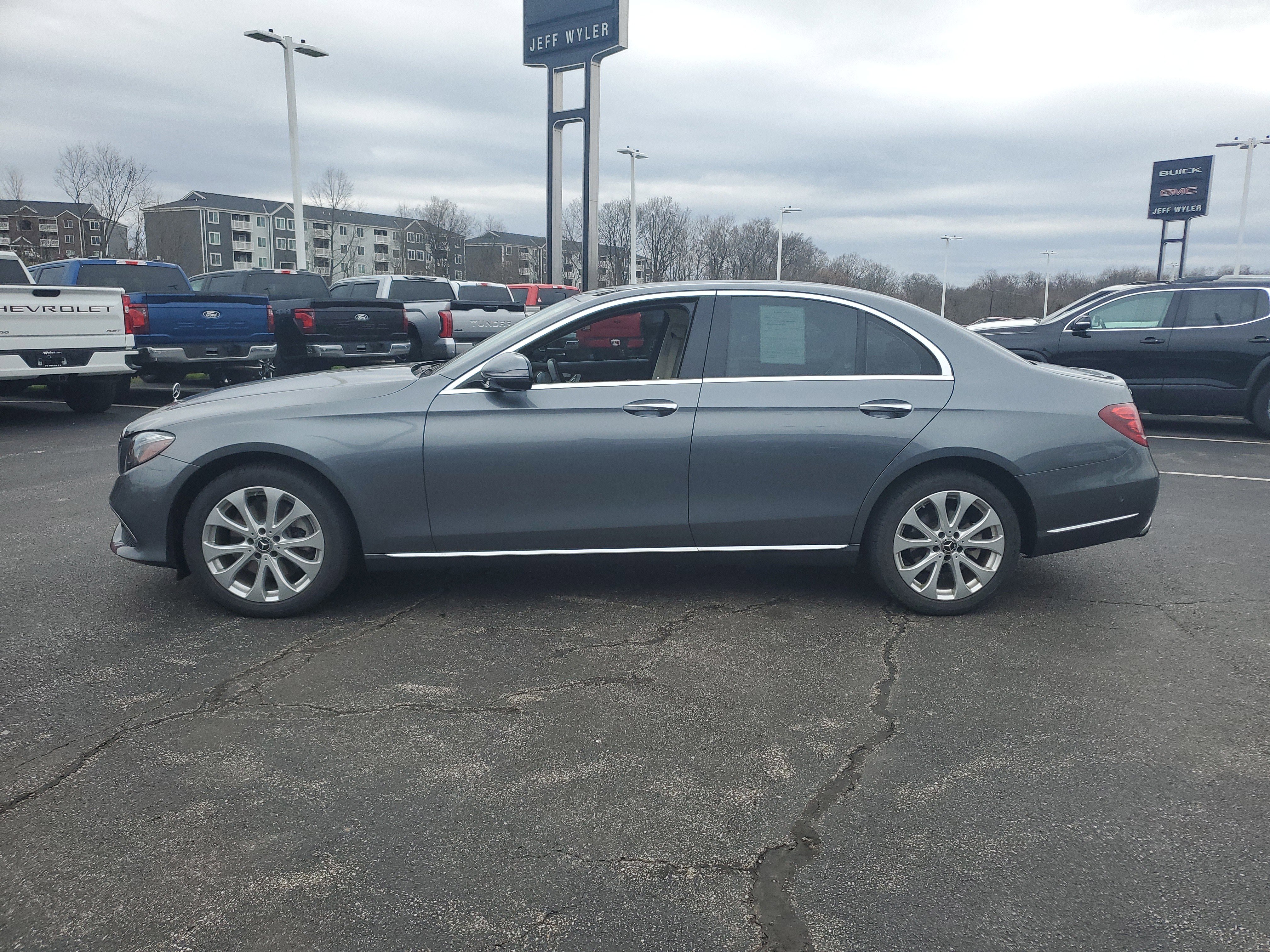 Used 2018 Mercedes-Benz E 300 4MATIC image 7