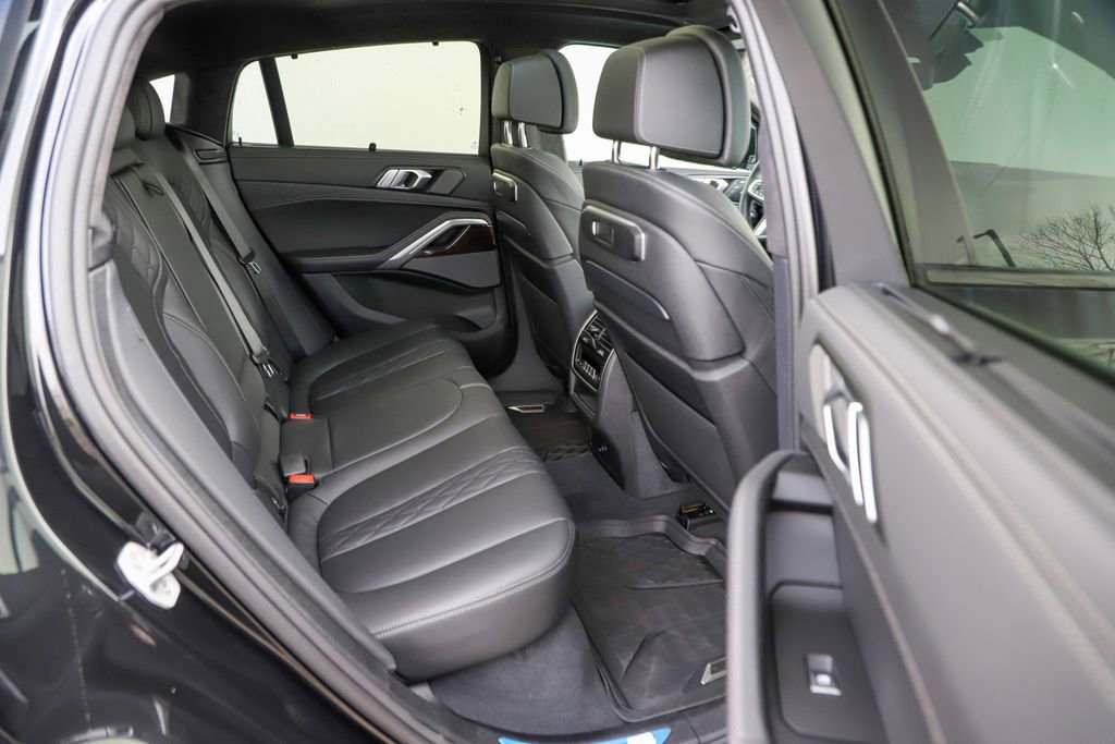 Used 2024 BMW X6 xDrive40i w/ Executive Package image 43
