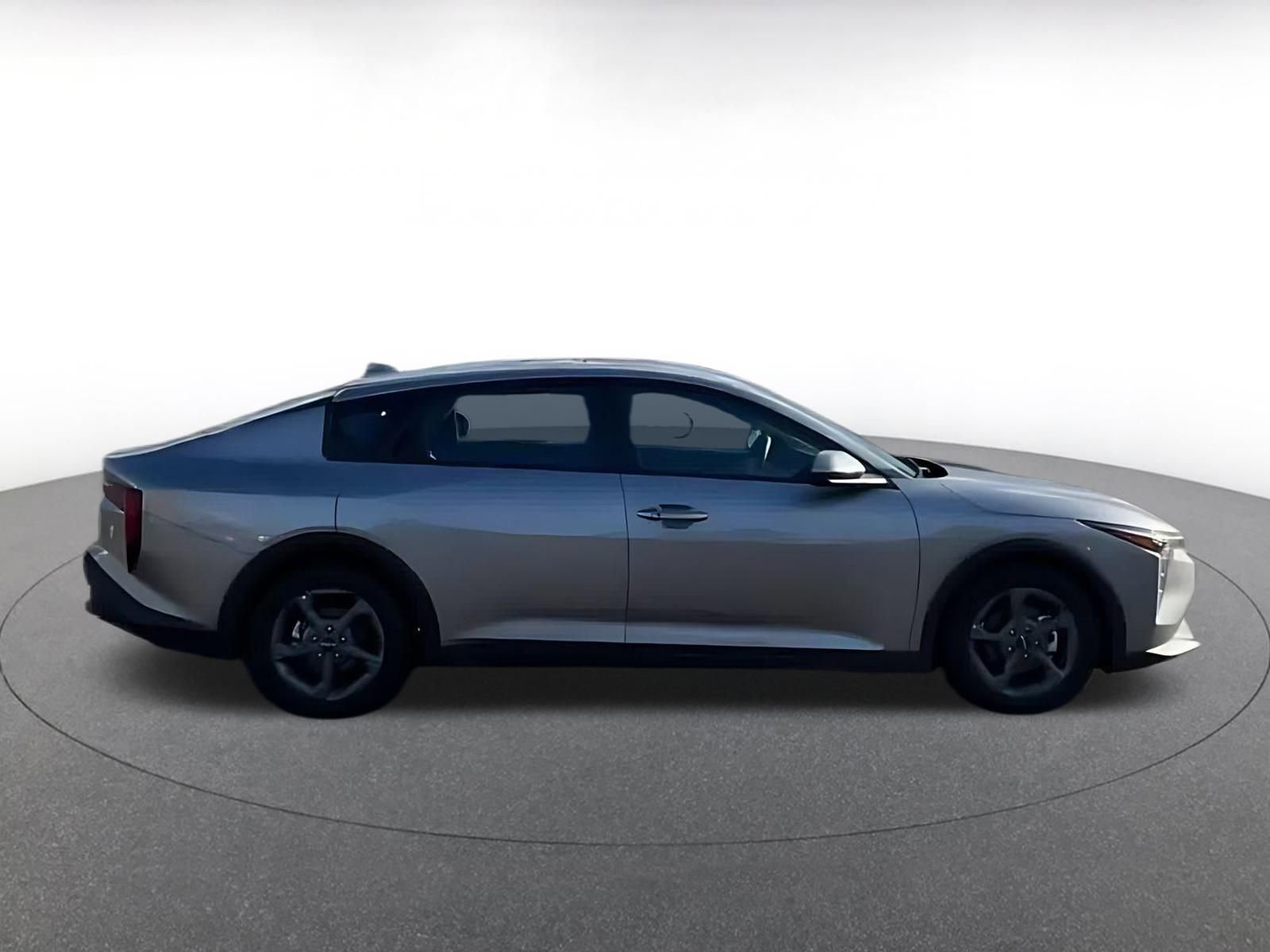 Used 2025 Kia K4 LXS image 11