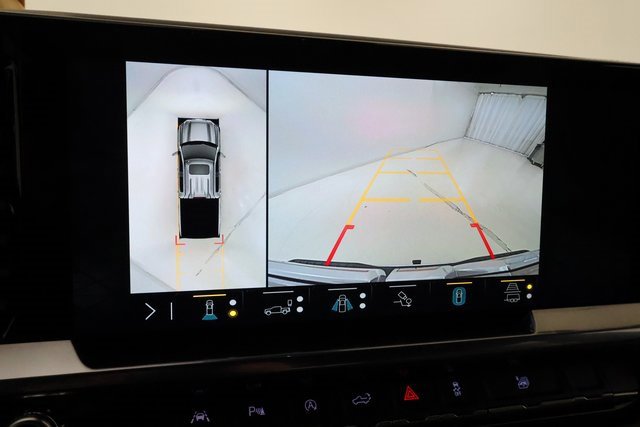 Used 2023 GMC Sierra 1500 SLT w/ SLT Premium Plus Package image 16