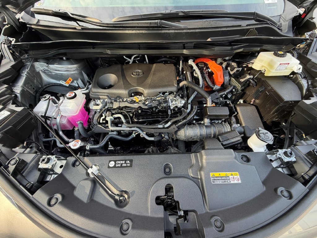 Used 2026 Toyota Sienna LE AWD/4WD image 16
