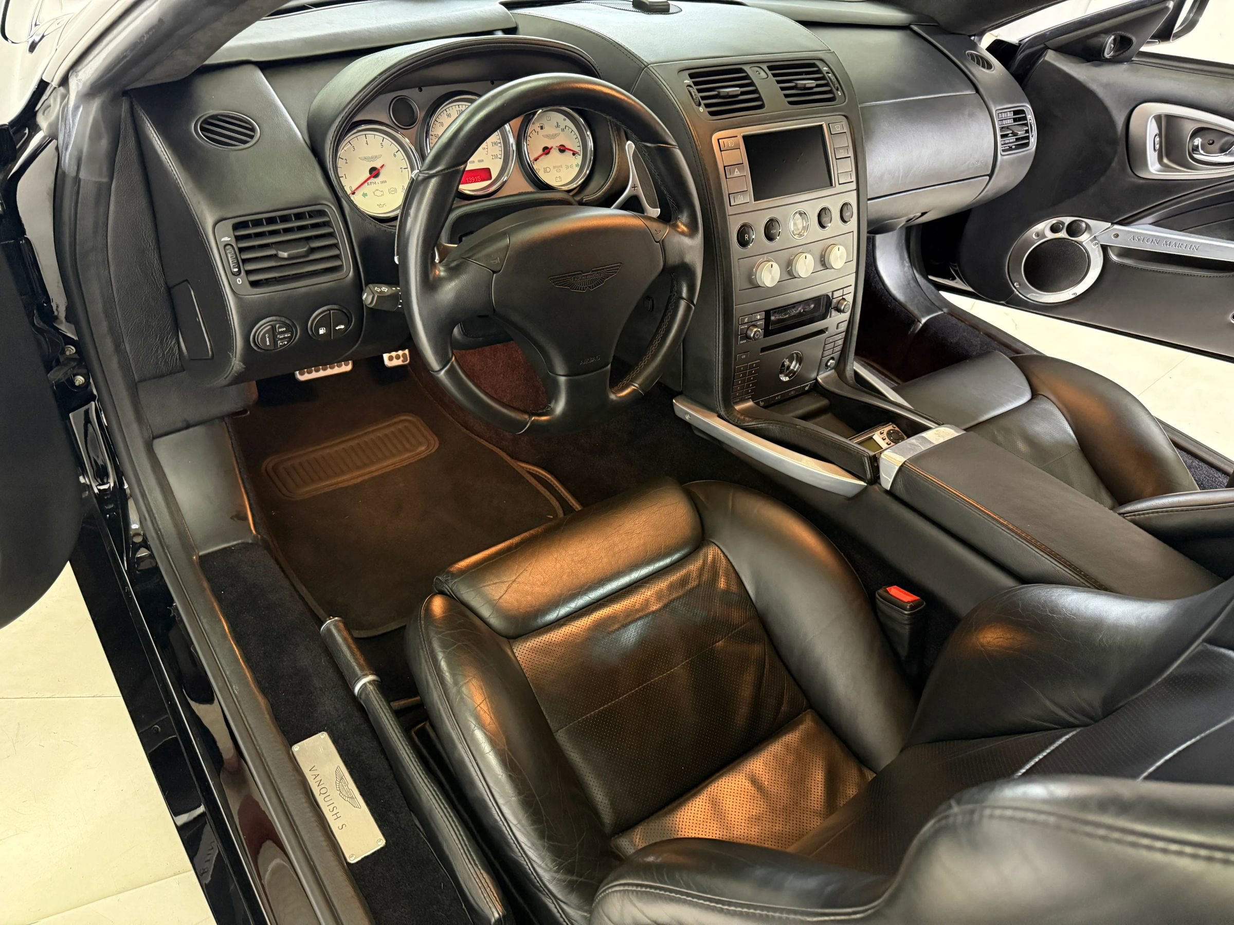 Used 2006 Aston Martin Vanquish S image 22
