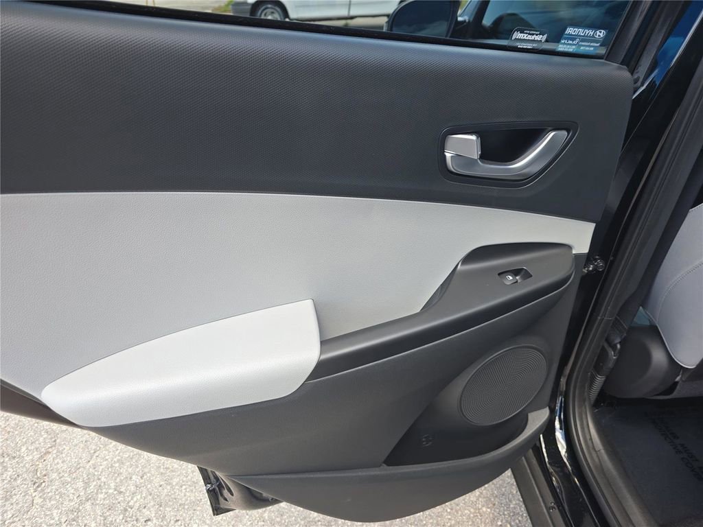 Used 2023 Hyundai Kona SEL w/ Convenience Package FWD image 13