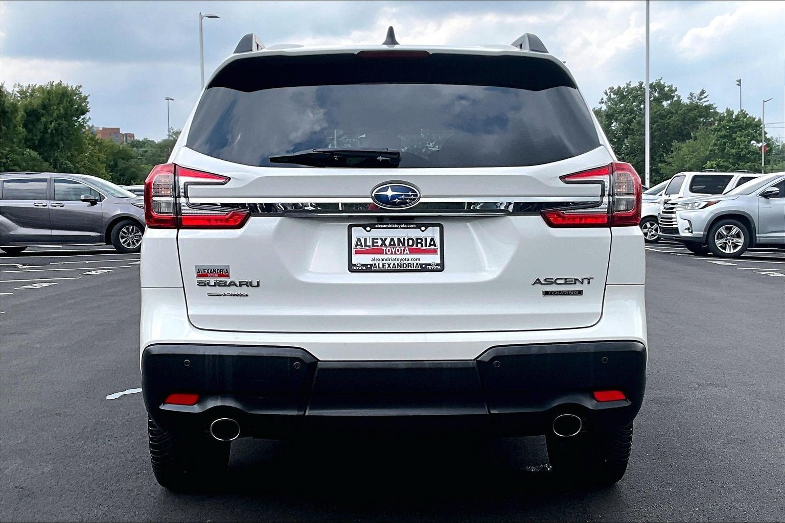 Used 2023 Subaru Ascent Touring AWD/4WD image 4
