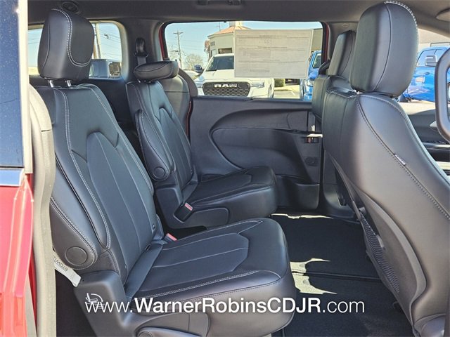 New 2026 Chrysler Voyager LX image 17