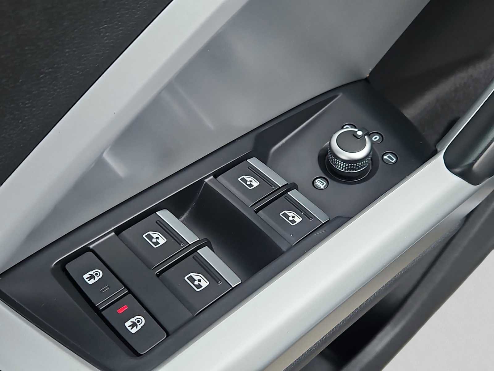 Used 2020 Audi Q3 2.0T Premium w/ Convenience Package image 26