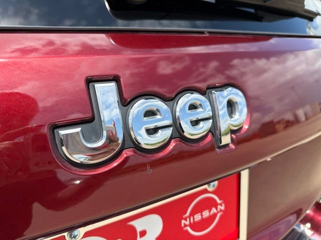 Used 2019 Jeep Grand Cherokee Limited w/ Trailer Tow Group IV AWD/4WD image 14