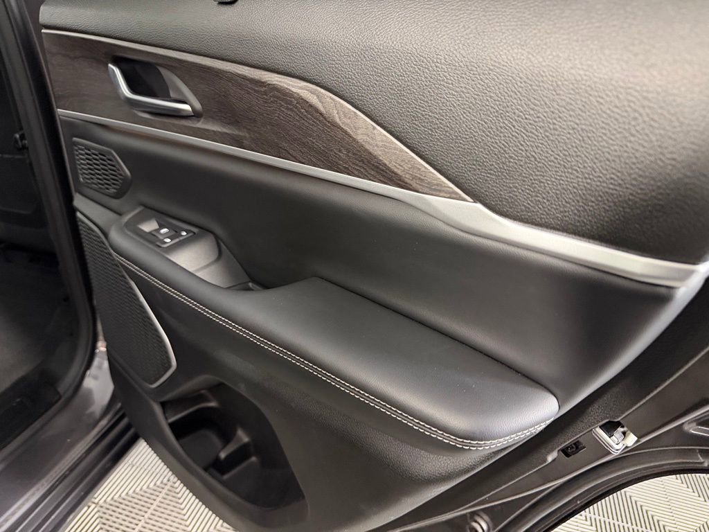 Used 2022 Jeep Grand Cherokee Limited 4xe w/ Luxury Tech Group II image 33