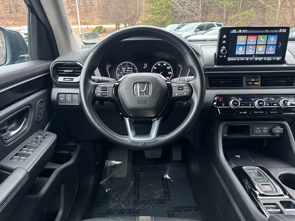 Used 2024 Honda Pilot Touring image 16