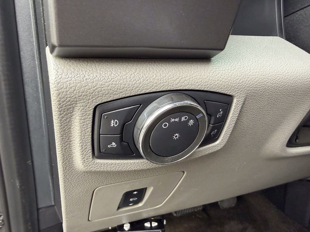 Used 2015 Ford F150 XLT w/ Equipment Group 302A Luxury image 11