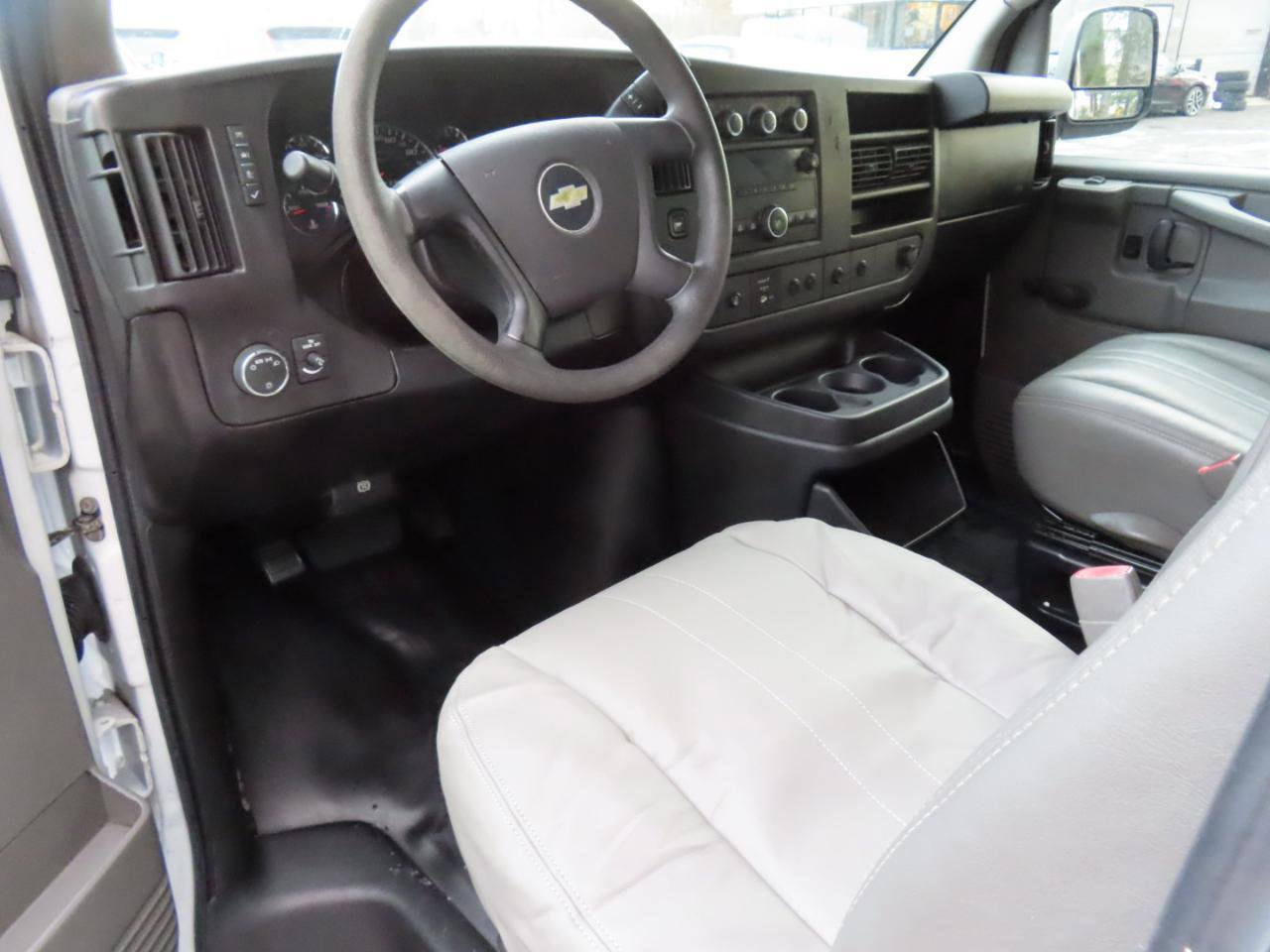 Used 2013 Chevrolet Express 2500 RWD image 5