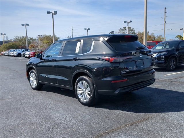 New 2025 Mitsubishi Outlander ES image 8
