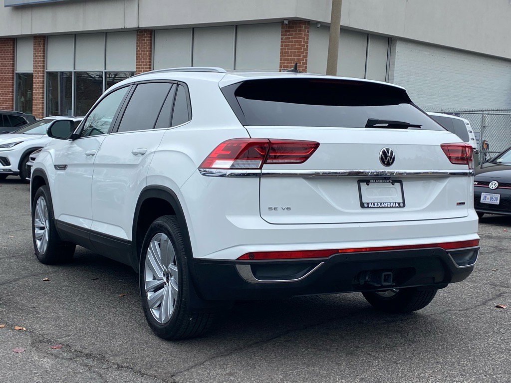 Certified 2022 Volkswagen Atlas Cross Sport SE w/ Panoramic Sunroof Package image 5