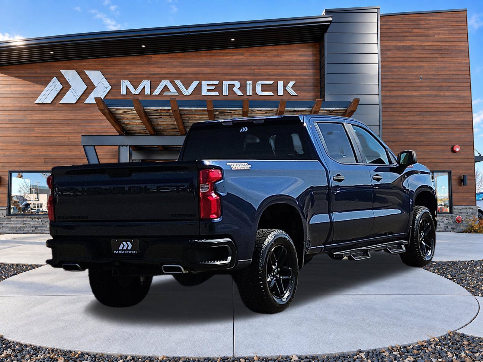 Used 2021 Chevrolet Silverado 1500 Custom Trail Boss w/ Safety Confidence Package AWD/4WD image 7
