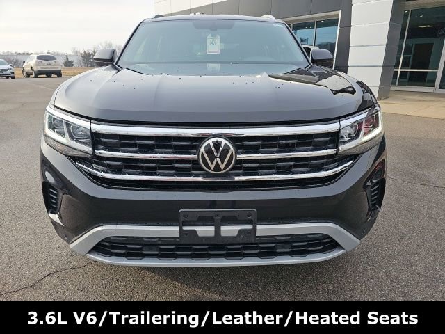 Used 2023 Volkswagen Atlas Cross Sport SE image 2