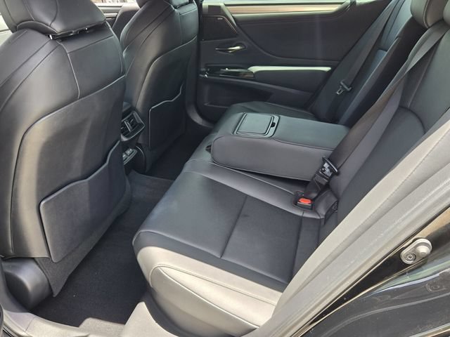 Used 2024 Lexus ES 300h F Sport FWD image 11