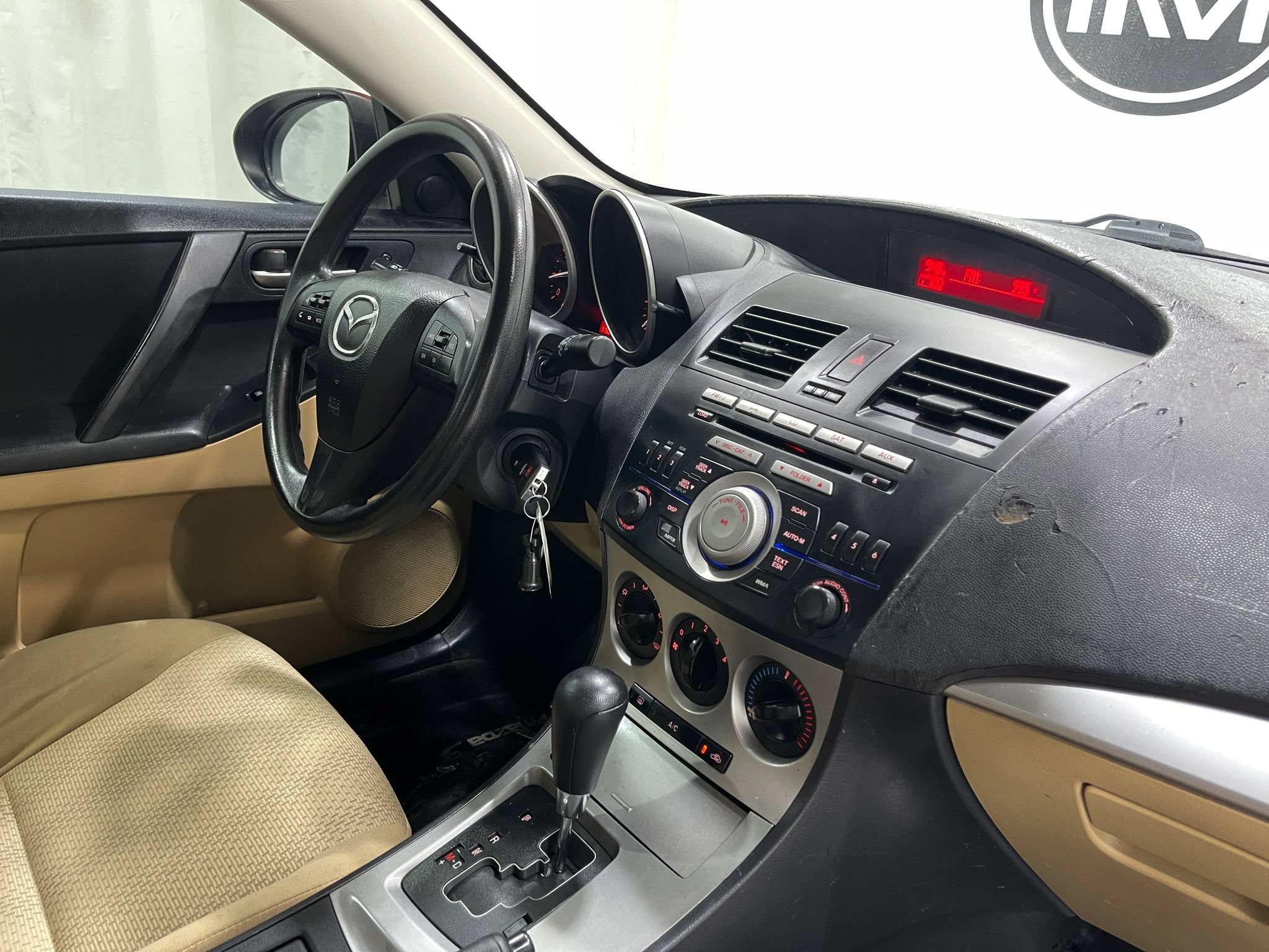 Used 2010 MAZDA MAZDA3 i Touring FWD image 17