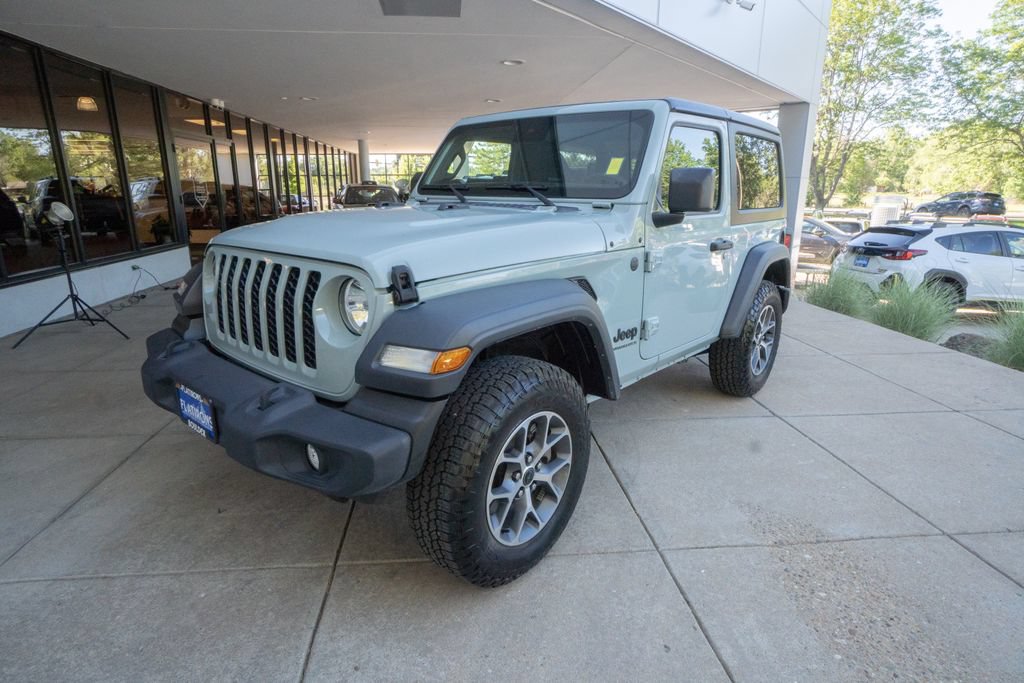 Used 2024 Jeep Wrangler Sport AWD/4WD image 3