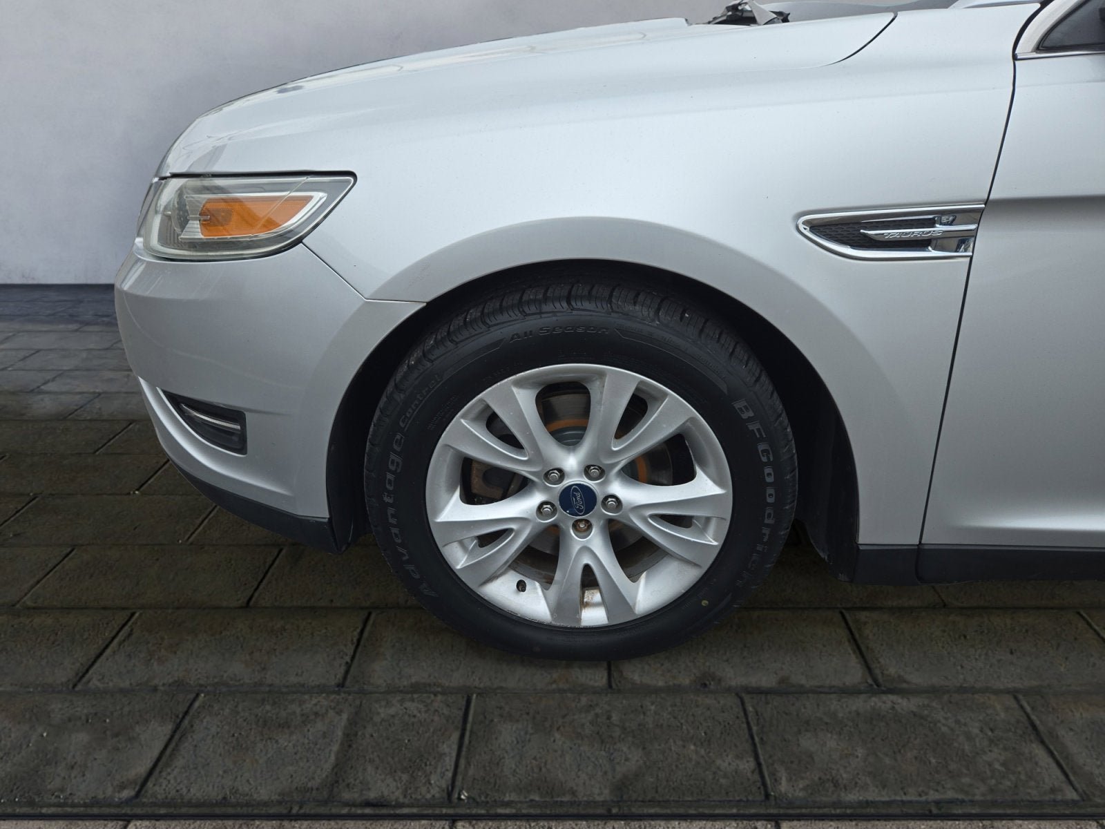 Used 2012 Ford Taurus SEL image 25