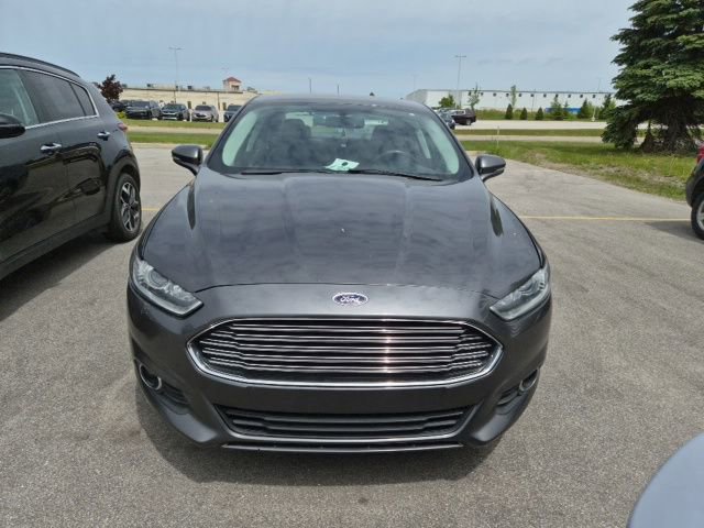 Used 2015 Ford Fusion SE w/ Equipment Group 202A FWD image 2