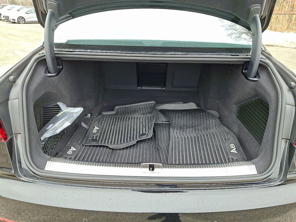 Used 2023 Audi A8 L 3.0T w/ Comfort Plus Package image 31