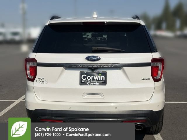 Used 2017 Ford Explorer XLT w/ Equipment Group 202A AWD/4WD image 16
